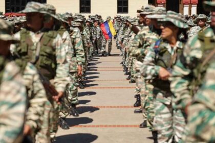 Venezuela despliega 15.000 militares en frontera con Colombia para reforzar seguridad