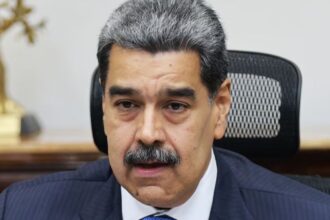 Venezuela moviliza su Armada ante despliegue militar de EEUU en el Caribe