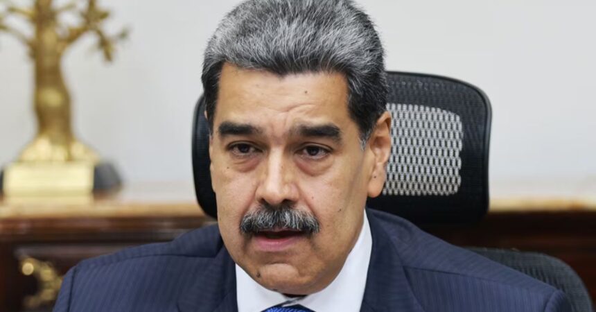 Venezuela moviliza su Armada ante despliegue militar de EEUU en el Caribe