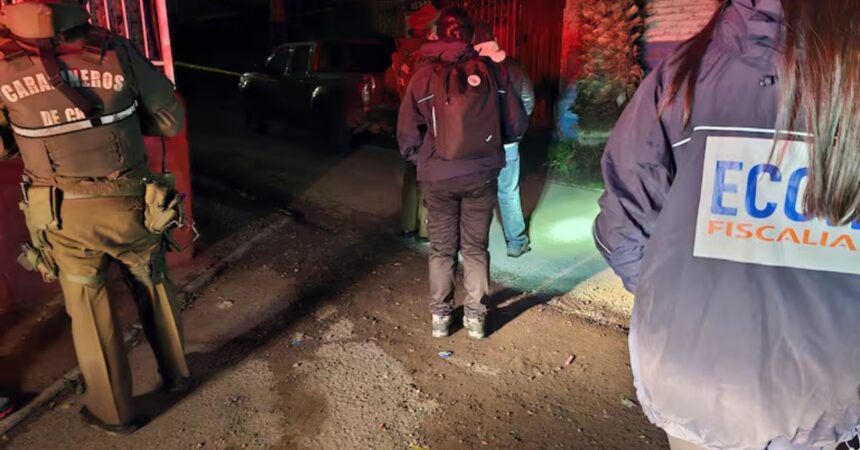 Hombre muere tras recibir un disparo en la cabeza en plaza de Puente Alto
