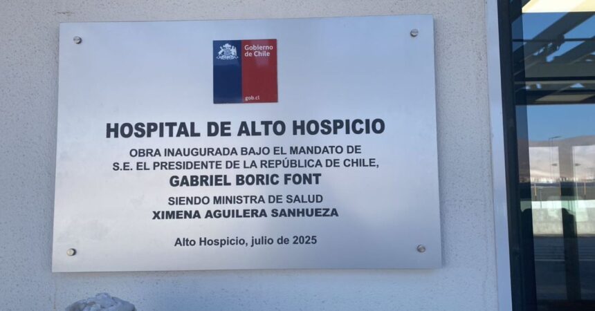 Servicio de Salud de Tarapacá responde a polémica por retiro de placa de Piñera en Hospital de Alto Hospicio