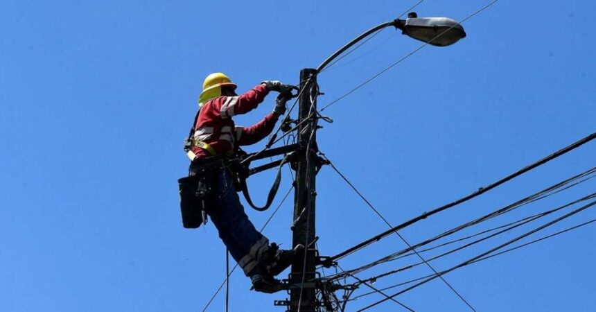 Sernac demanda a CGE: más de 200 cortes masivos de electricidad en Mejillones desde 2024