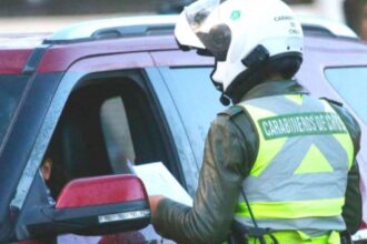 Revisa tu patente: autos que no pueden circular este martes en 34 comunas