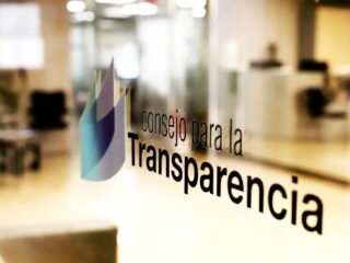 Más de 81 mil funcionarios públicos tienen múltiples contratos con el Estado: hallazgos clave del CPLT