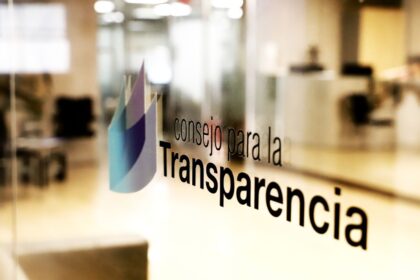 Más de 81 mil funcionarios públicos tienen múltiples contratos con el Estado: hallazgos clave del CPLT