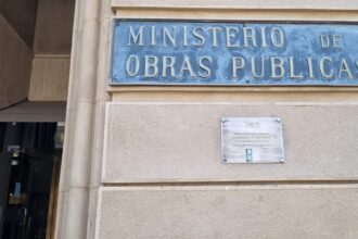Trabaja en el MOP: ofertas laborales con sueldos de hasta $3,1 millones