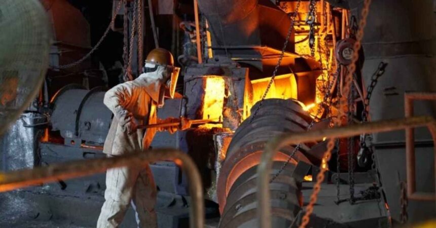 Gigantes mineros se unen: así nace Anglo Teck