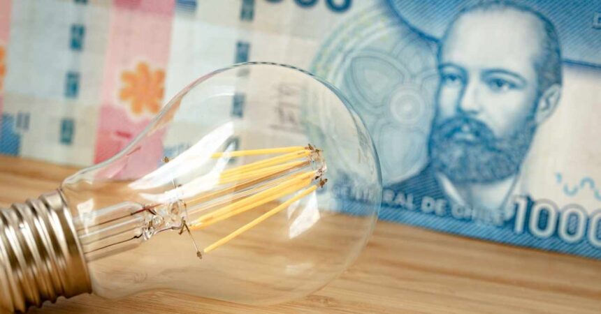 Subsidio eléctrico: ¿Quiénes recibirán más de $68 mil en la tercera postulación?