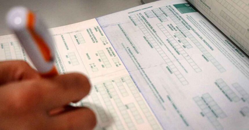 Más de 8 mil sumarios contra funcionarios públicos sorprendidos usando mal sus licencias médicas