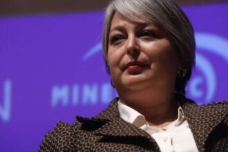 Jeannette Jara reconoce errores tras el debate presidencial