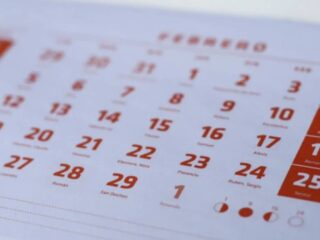 Más vacaciones por menos feriados: La propuesta de expertos para cambiar el calendario en Chile