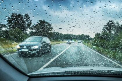 Emiten avisos por lluvias intensas en corto tiempo en sectores de Los Lagos y Aysén