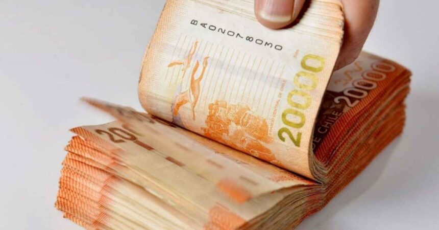 Bonos post Fiestas Patrias: Revisa los pagos de hasta $952 mil que se entregan a fin de mes