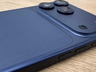 iPhone 17 Pro Max: Usuarios acusan grave falla de rayado en equipo de hasta $2.5 millones
