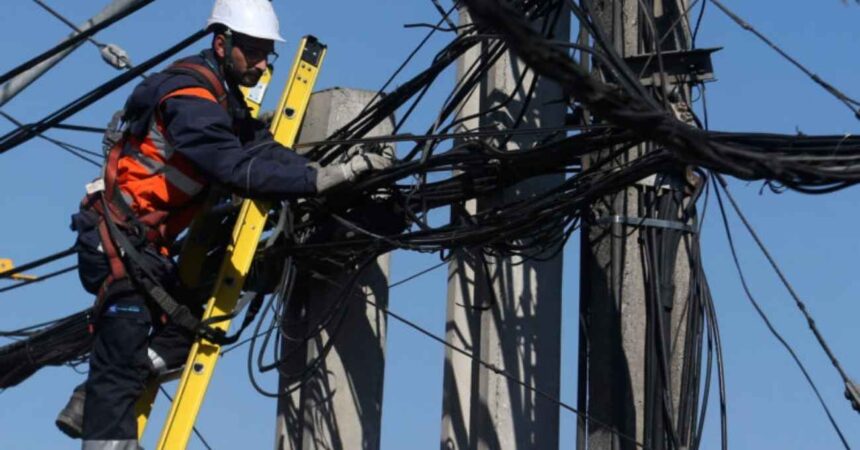 Ley Chao Cables: Primera limpieza de cableado en desuso podría tardar hasta tres años