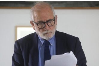Ministro Montes niega millonaria deuda del Minvu con constructoras: "No es real"
