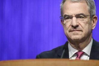 CEO de Nestlé fue despedido por mantener relación con subordinada directa