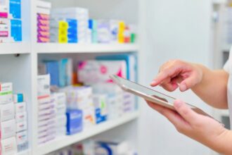 "Remedios para tu Bolsillo": Jara propone regular precio máximo de medicamentos y entrega a domicilio