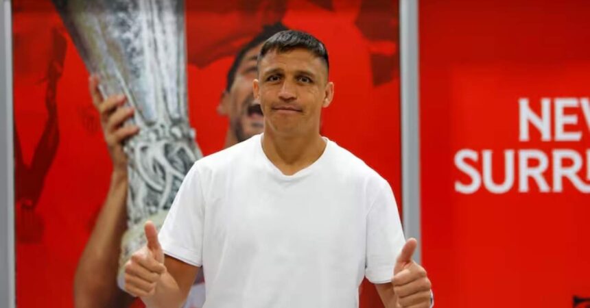 Alexis Sánchez ya está en España para cerrar su fichaje con el Sevilla
