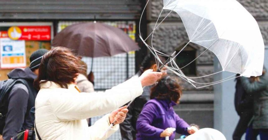 DMC actualiza avisos de viento para la zona norte y sur del país