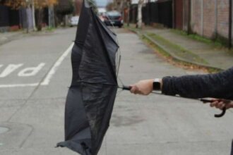 Emiten aviso por viento de hasta 60 km/h en seis regiones del centro y sur del país