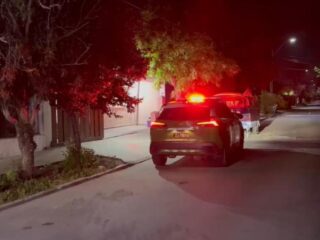 Violento turbazo en La Cisterna: roban seis armas de fuego y una camioneta