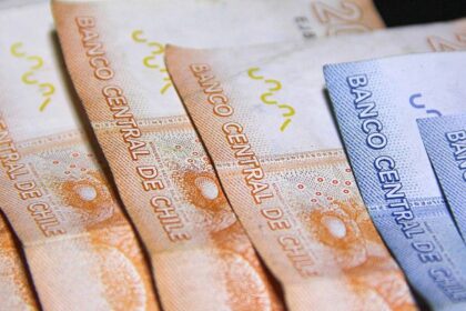 Alza del sueldo mínimo: ¿cuándo subirán los actuales $529 mil en Chile?