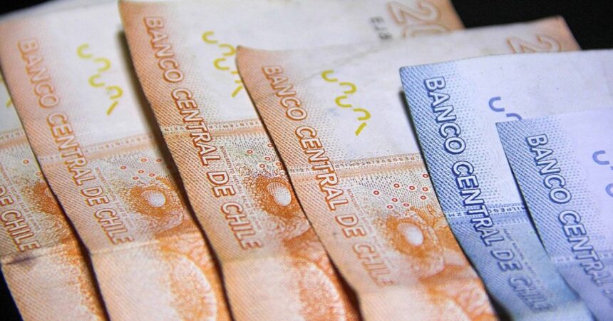 Alza del sueldo mínimo: ¿cuándo subirán los actuales $529 mil en Chile?