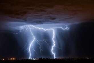 Emiten aviso por tormentas eléctricas en la zona sur este fin de semana