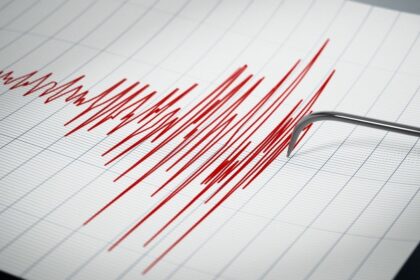 SHOA emite amenaza de tsunami para las costas de Chile tras sismo de magnitud 7,8 en la Antártica