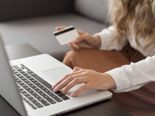 Compras en tiendas digitales extranjeras: desde el 25 de octubre comenzará el cobro del IVA
