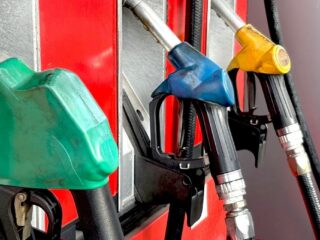 Fuerte baja de la parafina: revisa si sube, baja o se mantiene el valor de la bencina este jueves 16 de octubre