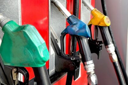 Fuerte baja de la parafina: revisa si sube, baja o se mantiene el valor de la bencina este jueves 16 de octubre